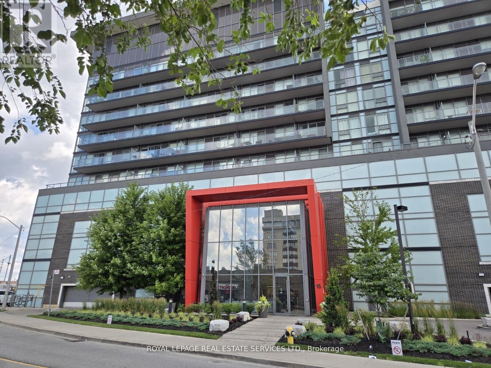 Property Photo:  15 James Finlay Way 828  ON M3M 0B3 