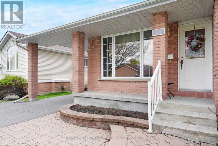 Property Photo:  297 Ivan Crescent  ON K6H 7C6 