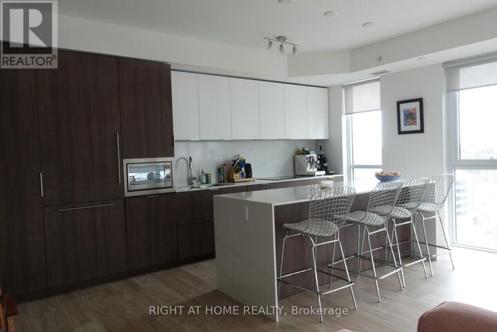 Property Photo:  8 Ann Street 1101  ON L5G 3E6 