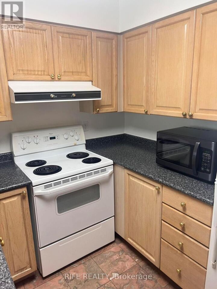 Property Photo:  750 Bay Street 707  ON M5G 1N6 