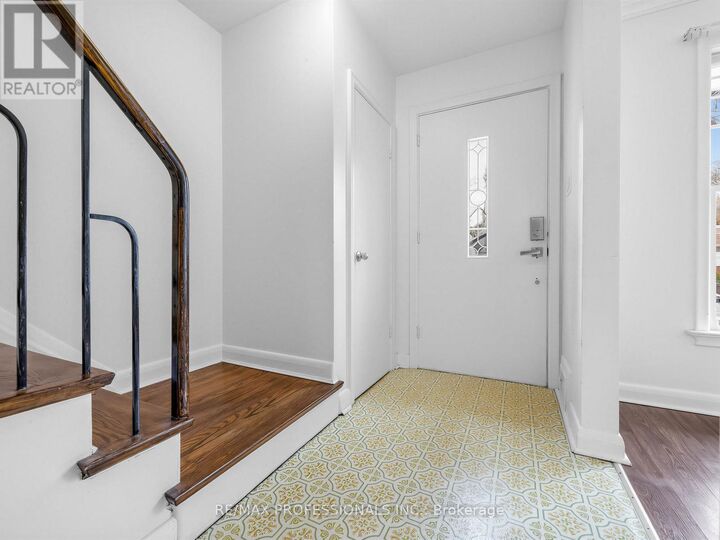 Property Photo:  47 Claymore Drive  ON M8Z 2S3 