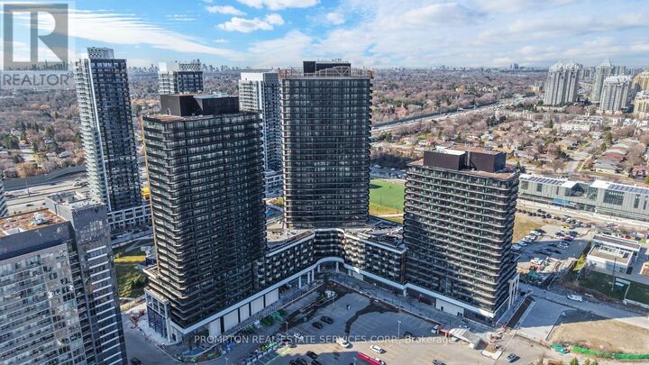 Property Photo:  18 Esther Shiner Boulevard 211  ON M2K 0J7 