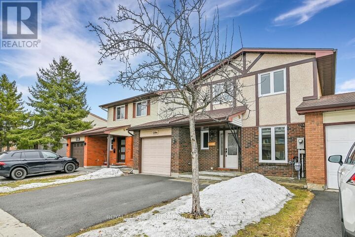 Property Photo:  1286 Cedarcroft Crescent  ON K1B 5C7 