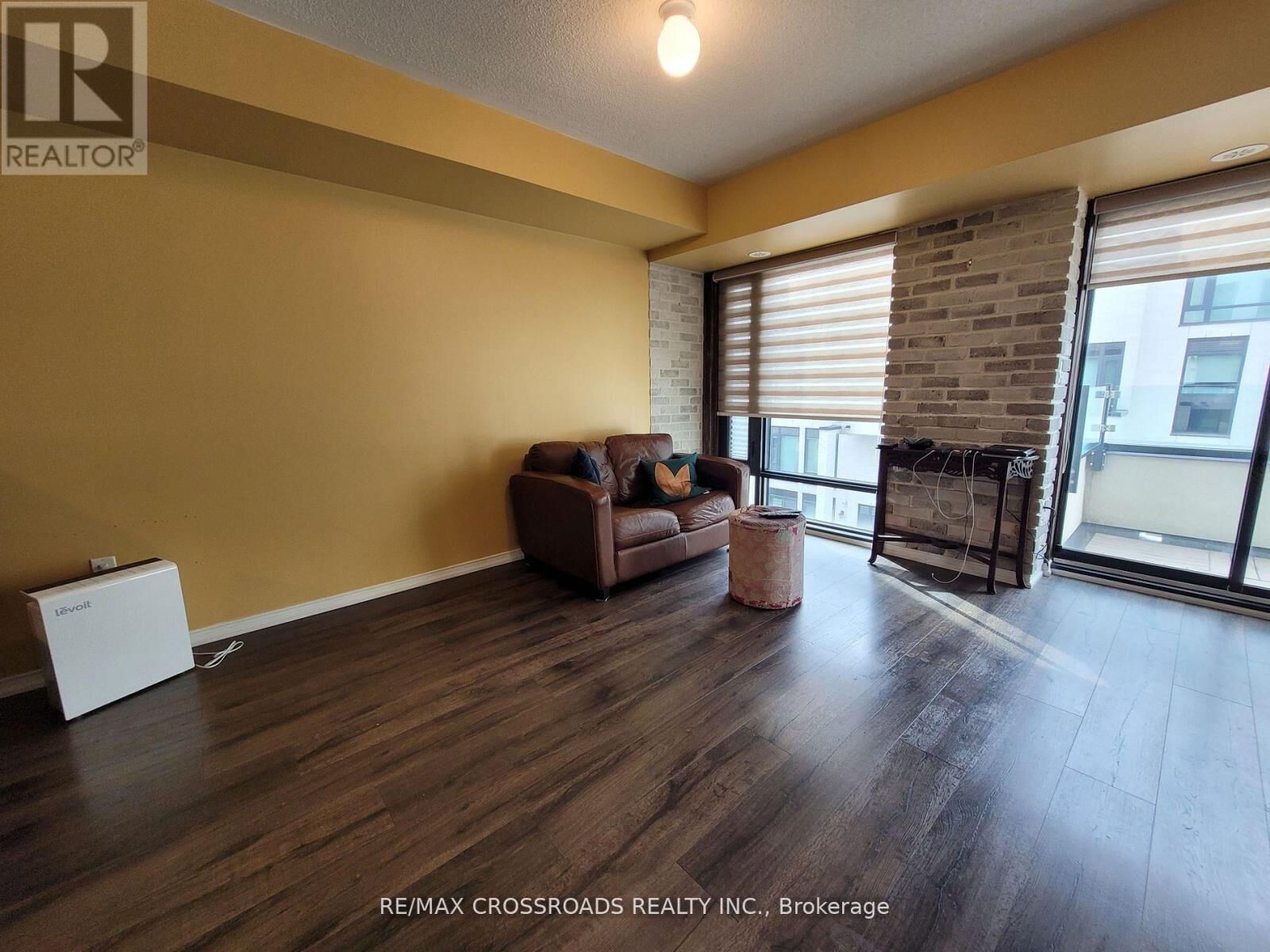 Property Photo:  134 Widdicombe Hill Boulevard 202  ON M9R 0A9 