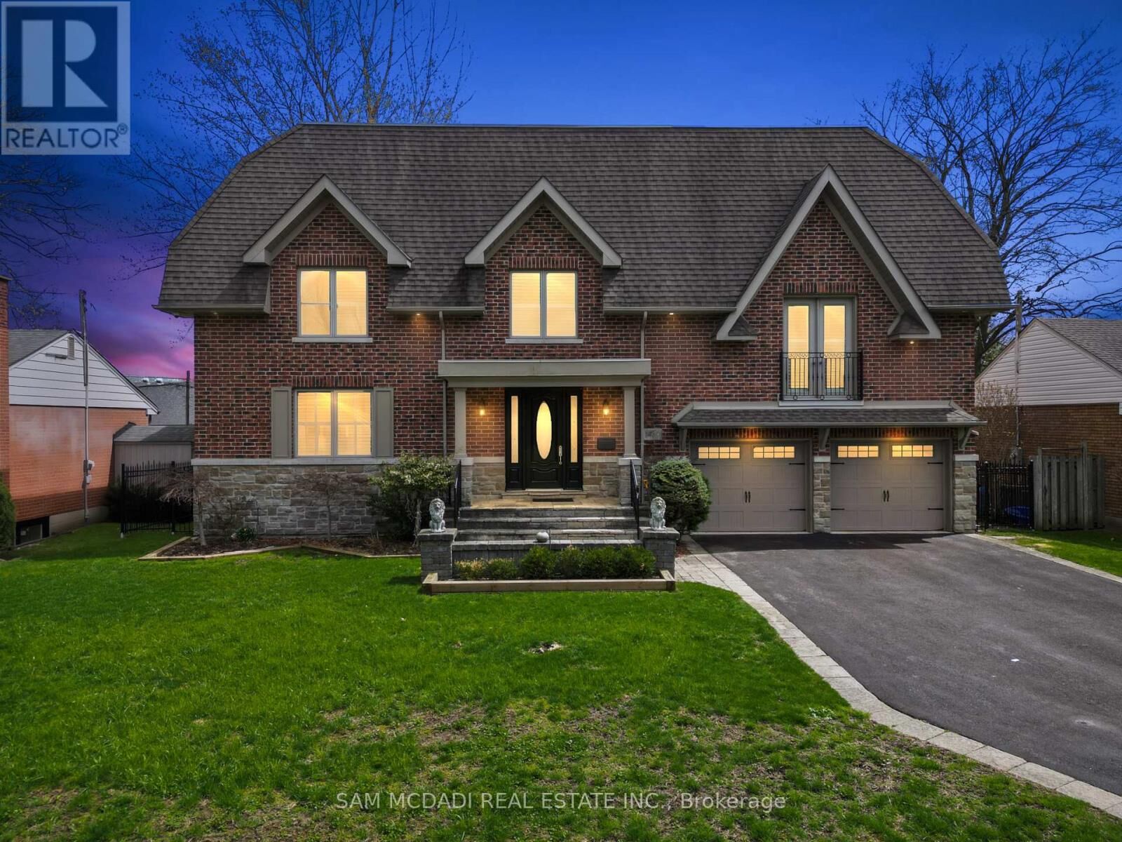 Property Photo:  1486 Orchard Haven Ridge  ON L5E 2S5 