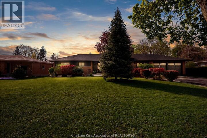 Property Photo:  190 Mercer Street  ON N7M 4B5 