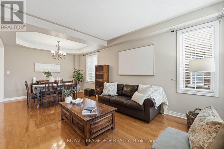 Property Photo:  120 Deerwood Crescent  ON L4E 4B2 