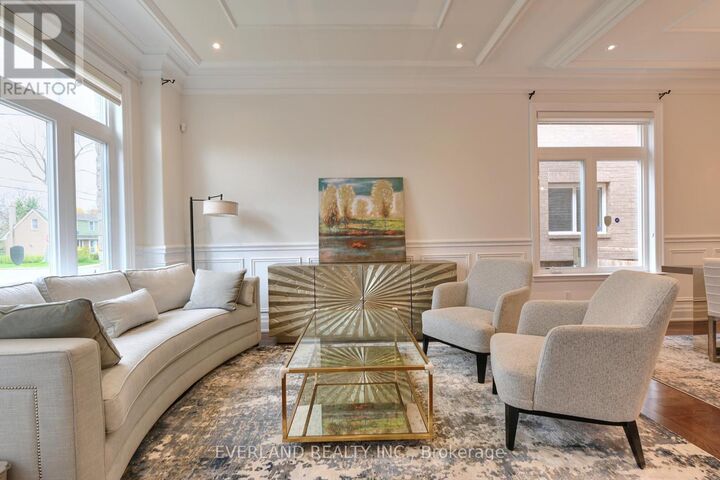 Property Photo:  369 Hollywood Main Avenue  ON M2N 3L3 