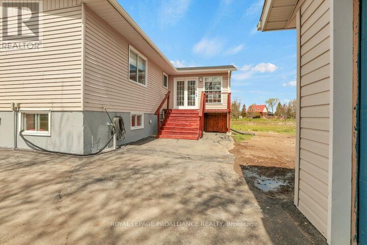 Property Photo:  7872B Highway 62  ON K0K 2B0 