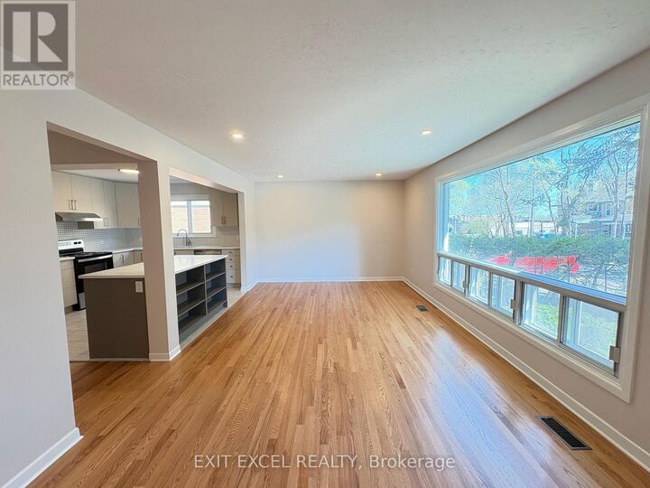 Property Photo:  816 West Dundee Avenue West 1  ON K2B 5S9 