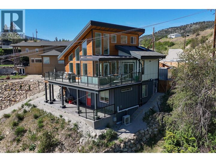 9003 Gilman Road — photo 1