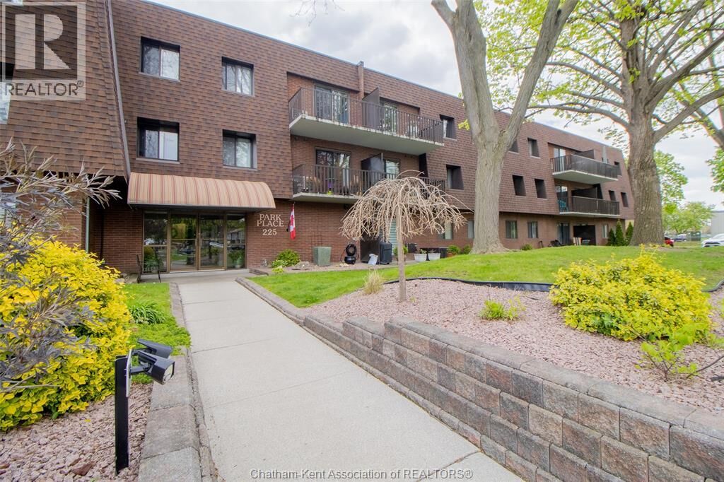 Property Photo:  225 Campus Parkway Parkway 212  ON N7L 4X2 