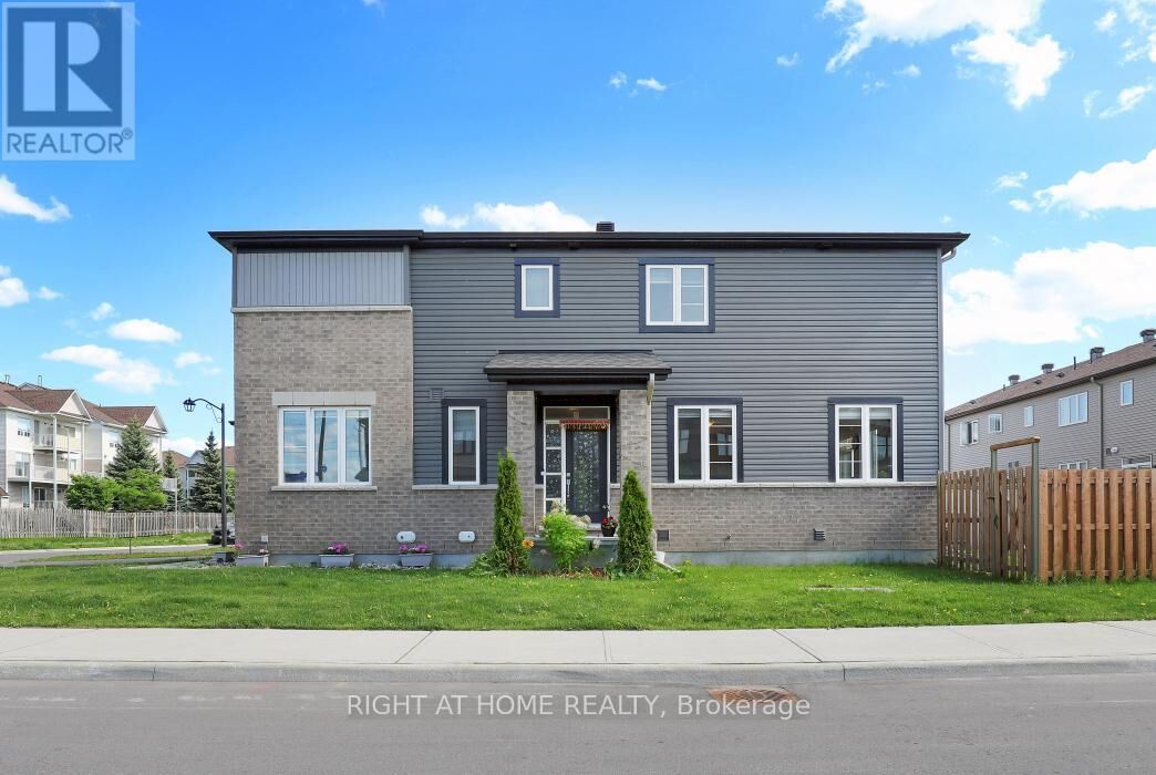 Property Photo:  900 Serrano Street  ON K4A 5L3 