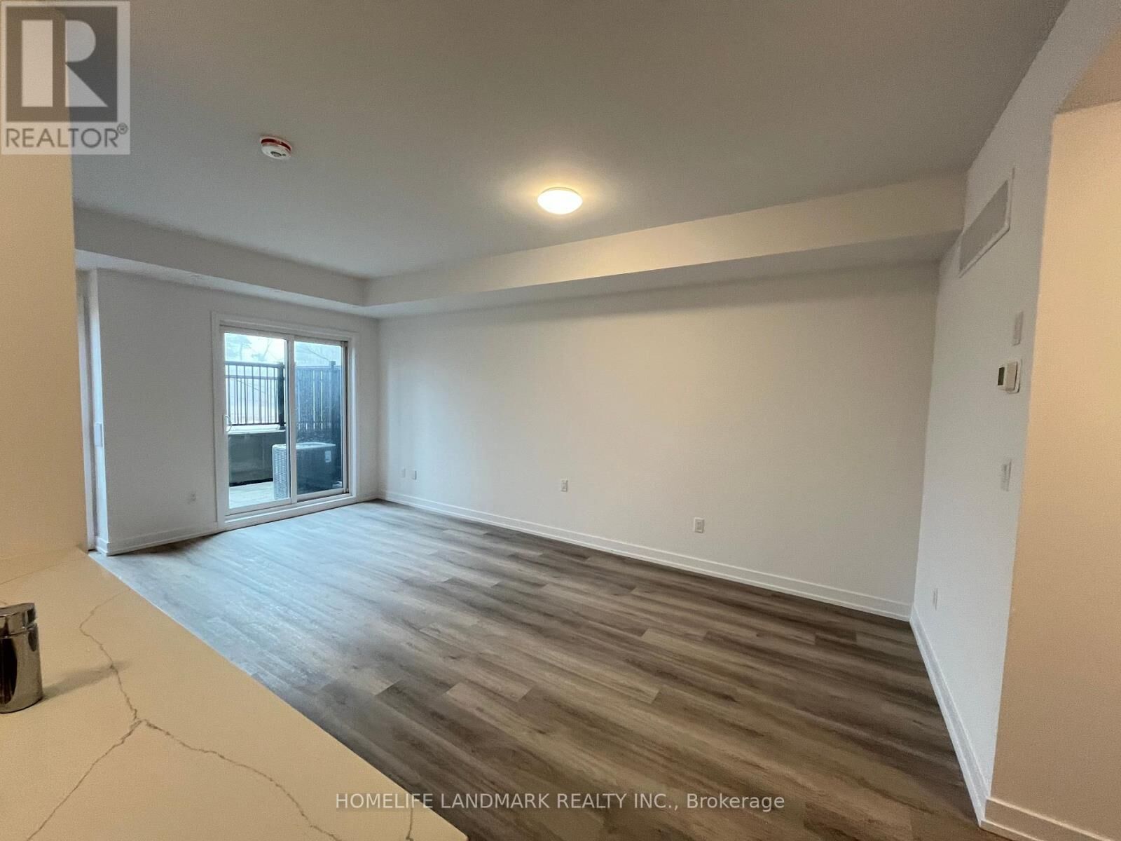 Property Photo:  3 Bancroft Lane 219  ON L4E 1M1 
