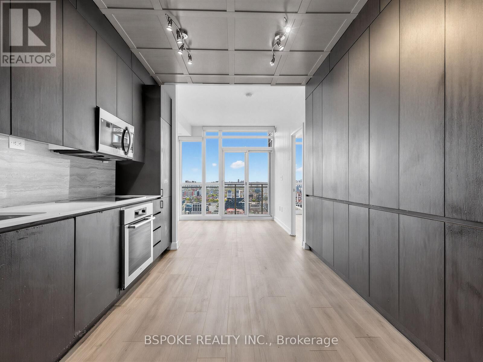 Property Photo:  15 Iceboat Terrace Ph16  ON M5V 4A5 