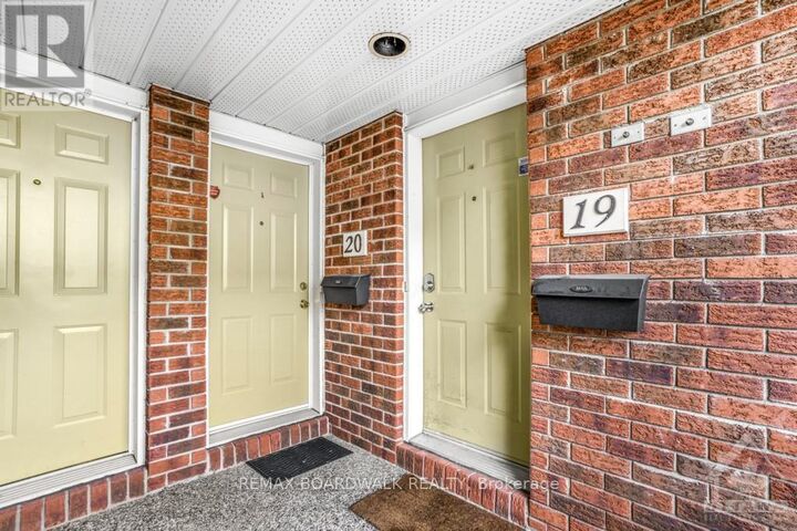 Property Photo:  1400 Wildberry Court 19  ON K1C 7K6 