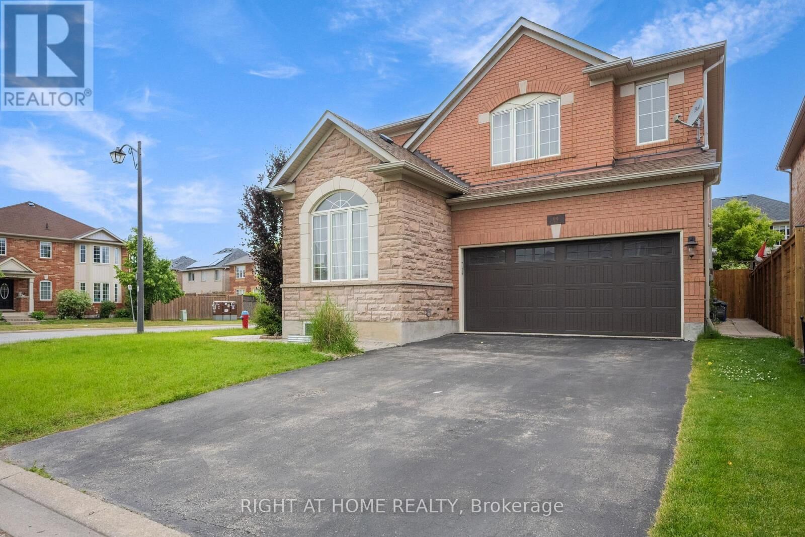 Property Photo:  693 Switzer Crescent  ON L9T 0H3 