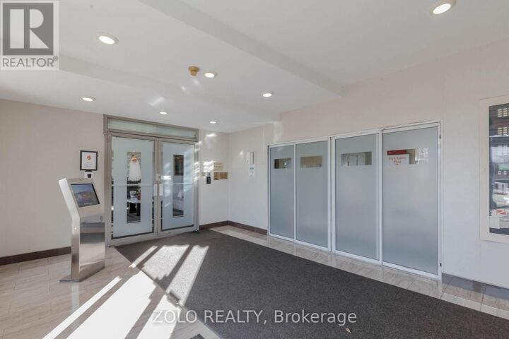 Property Photo:  145 Hillcrest Avenue 111  ON L5B 3Z1 