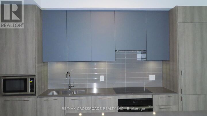 Property Photo:  18 Water Walk Drive 610  ON L3R 6L5 