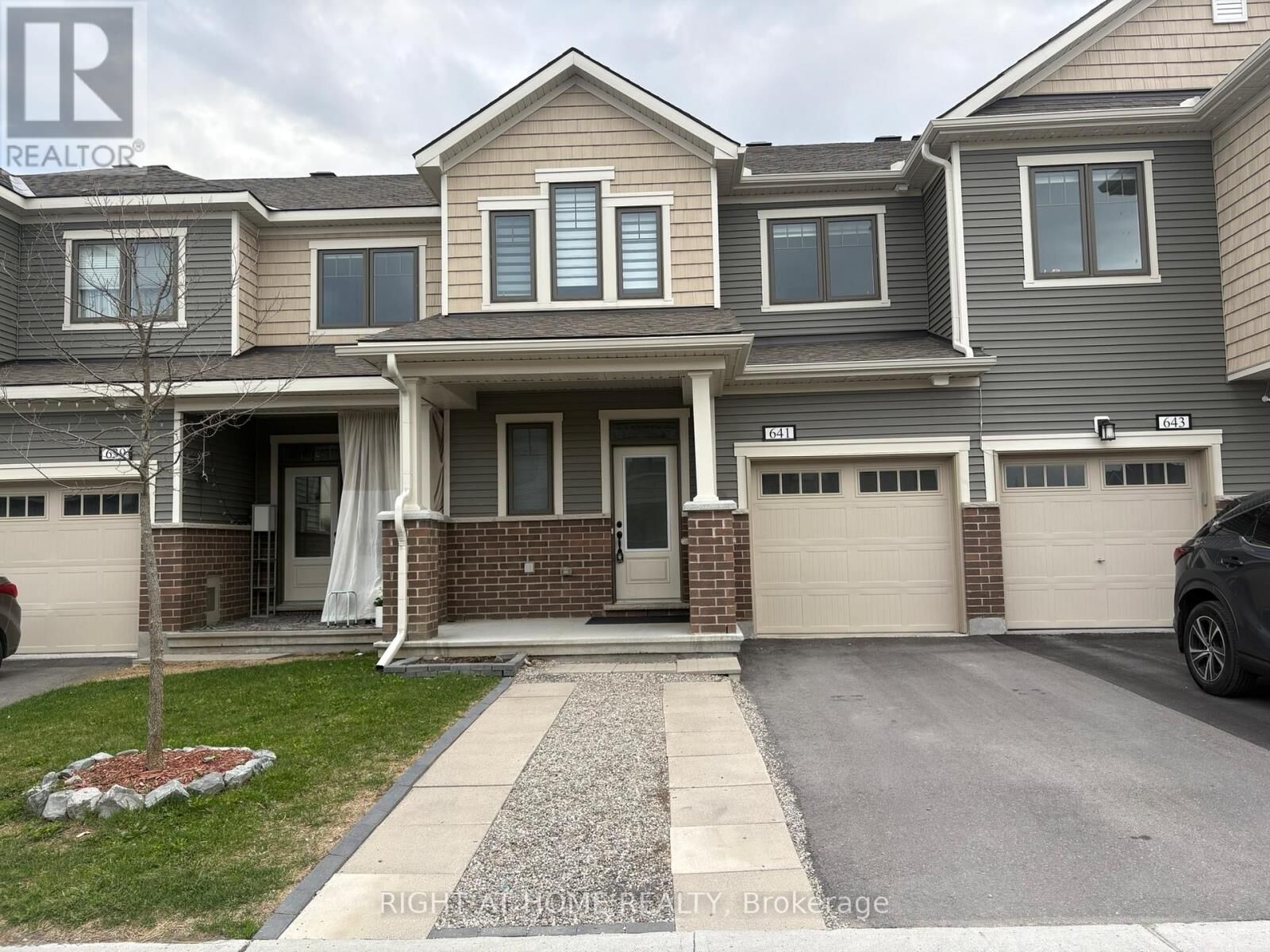 Property Photo:  641 Allied Mews  ON K2S 3A1 