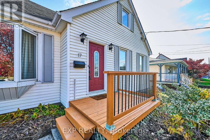 Property Photo:  17 Eastwood Avenue North  ON L1G 3Y5 