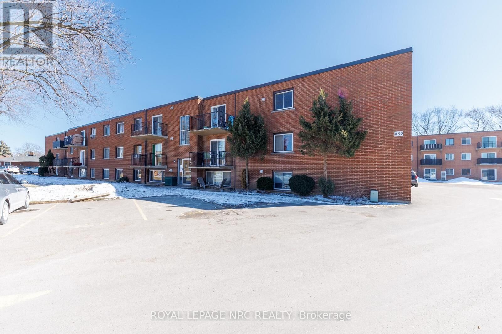 Property Photo:  452 Carlton Street 36  ON L2M 4X1 