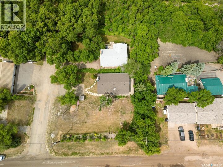 Property Photo:  461 13th Street E  SK S0G 4C0 