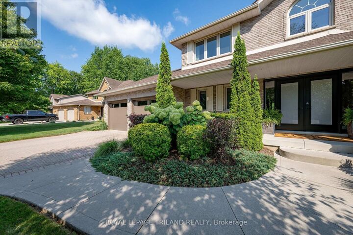 Property Photo:  40010 Shady Lane Crescent  ON N5P 3T2 