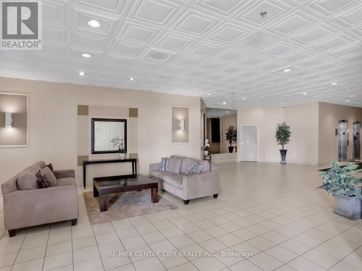 Property Photo:  380 King Street 1606  ON N6B 3L6 