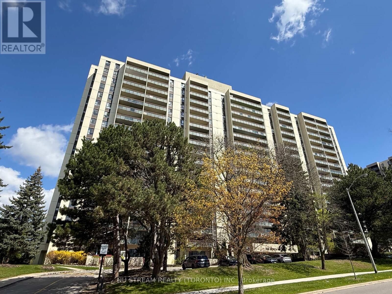 Property Photo:  260 Seneca Hill Drive 1205  ON M2J 4S6 