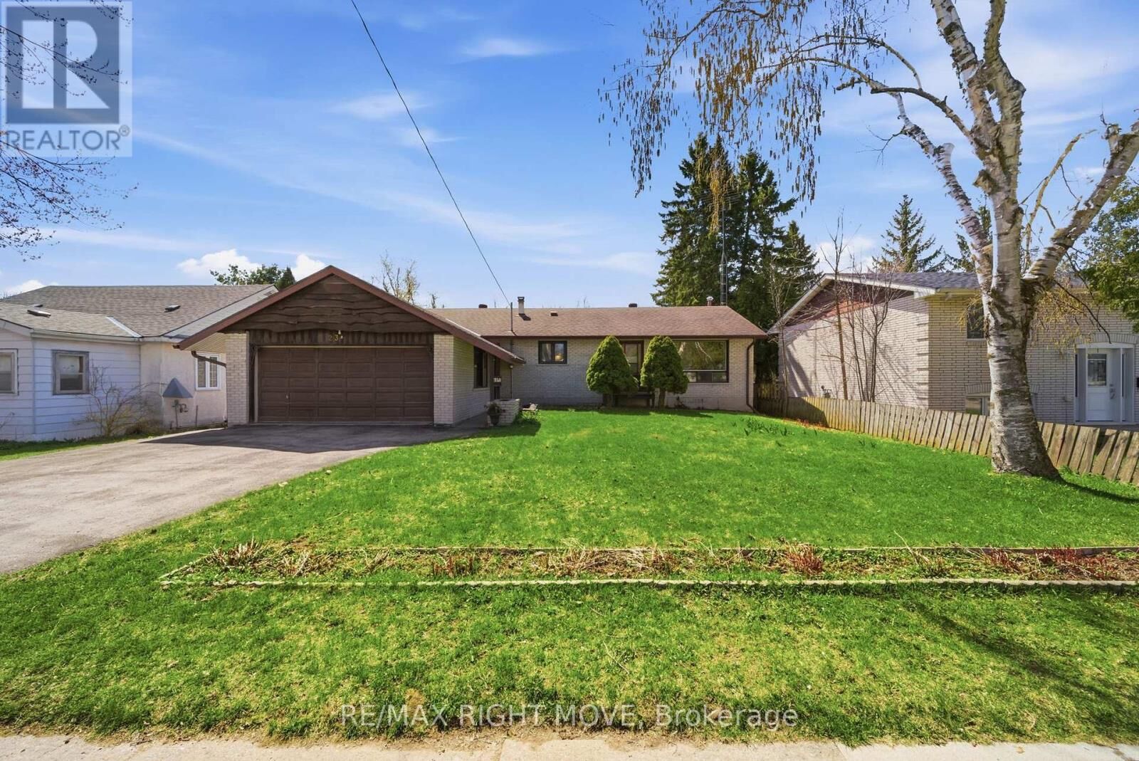 Property Photo:  23A George Street  ON L3V 2V4 