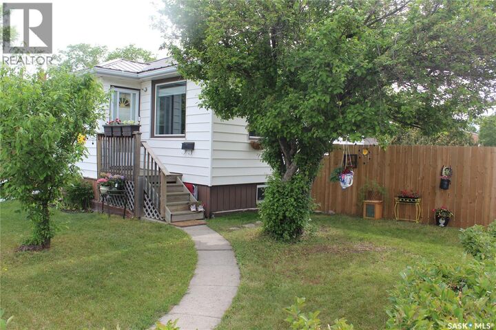 Property Photo:  2100 Wascana Street  SK S4T 4J9 