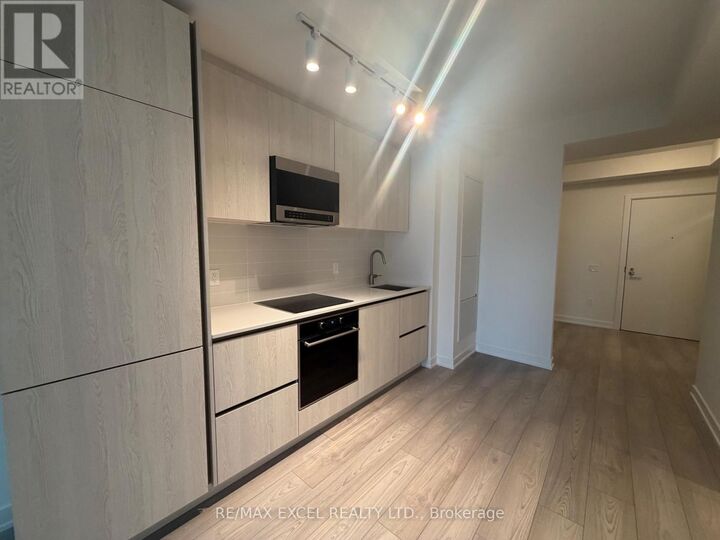 Property Photo:  110 Broadway Avenue 2203S  ON M4P 1V7 
