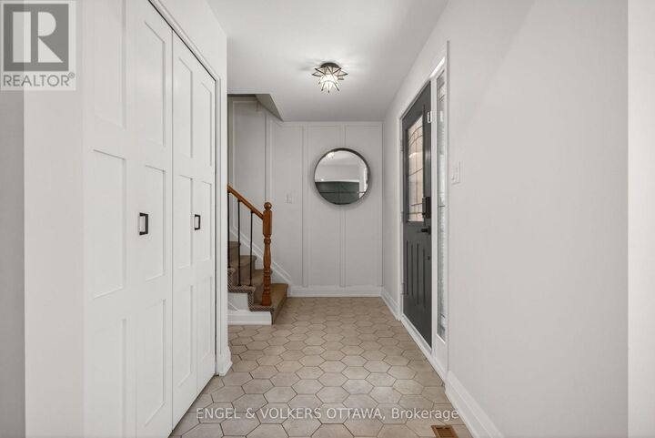 Property Photo:  12 Mancil Drive  ON K2J 2J5 