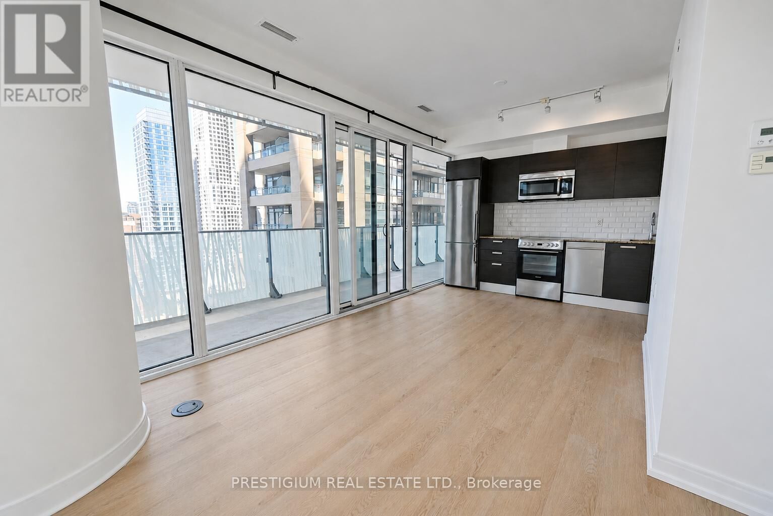 Property Photo:  42 Charles Street East 1804  ON M4Y 0B7 
