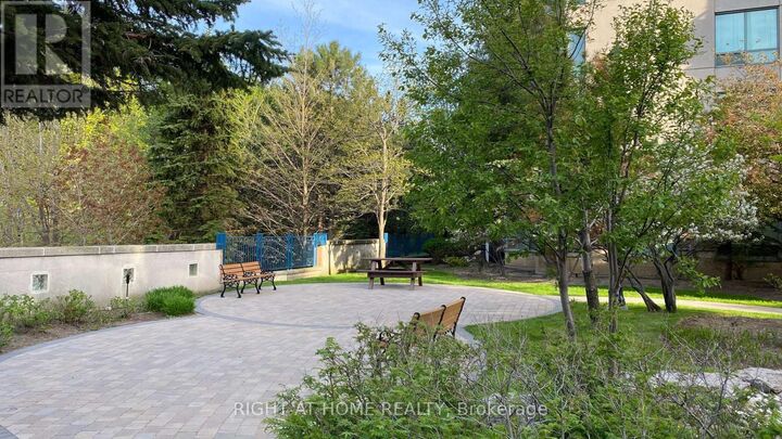 Property Photo:  125 Omni Drive 2133  ON M1P 5A9 