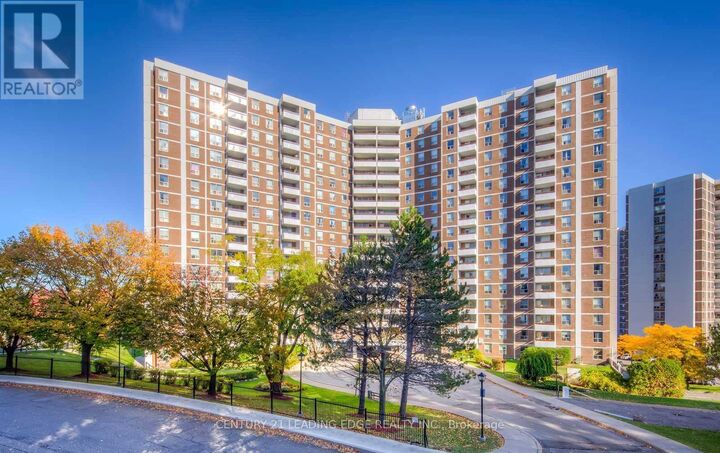 Property Photo:  10 Edgecliffe Golfway 815  ON M3C 3A3 