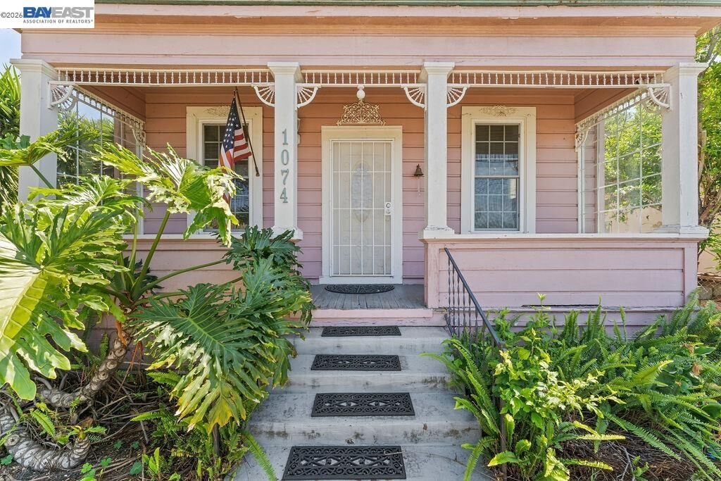 Property Photo:  1086 Delano St  CA 94580 