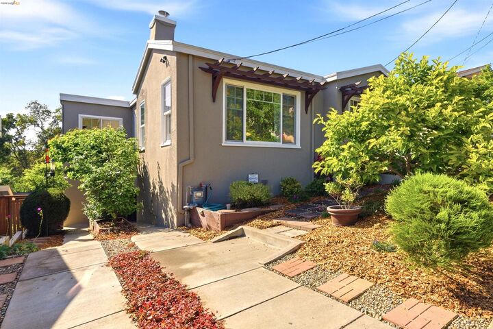 Property Photo:  4021 Waterhouse  CA 94602 