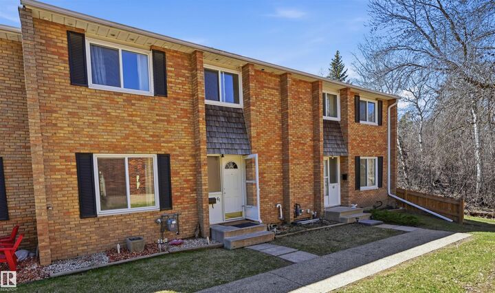 Property Photo:  61 Ridgewood Terrace  AB T8N 0E9 