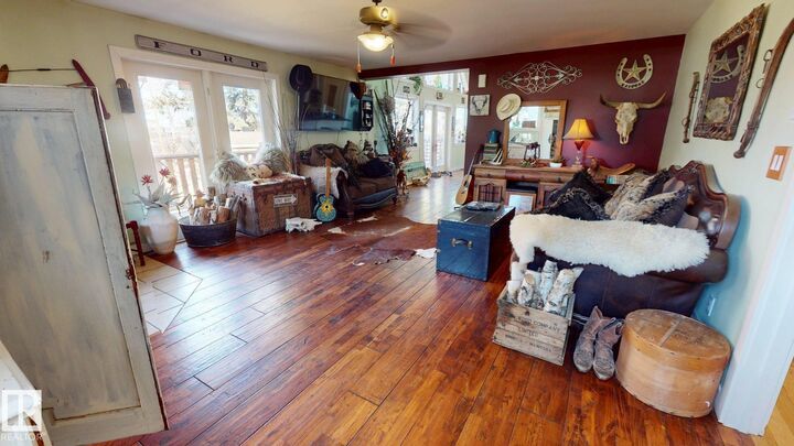 Property Photo:  130 Lakeshore Drive  AB T0E 1V0 
