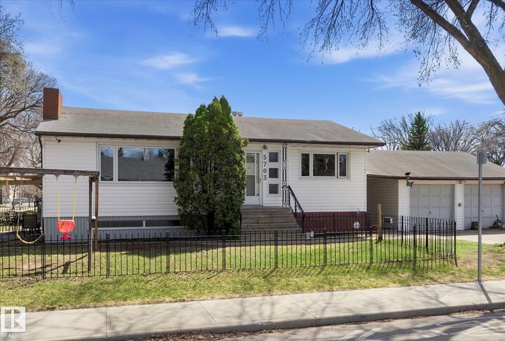 Property Photo:  5703 119 Avenue NW  AB T5W 1J2 