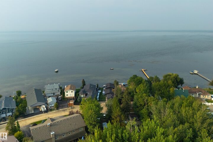 Property Photo:  823 8 Street  AB T0E 1A0 