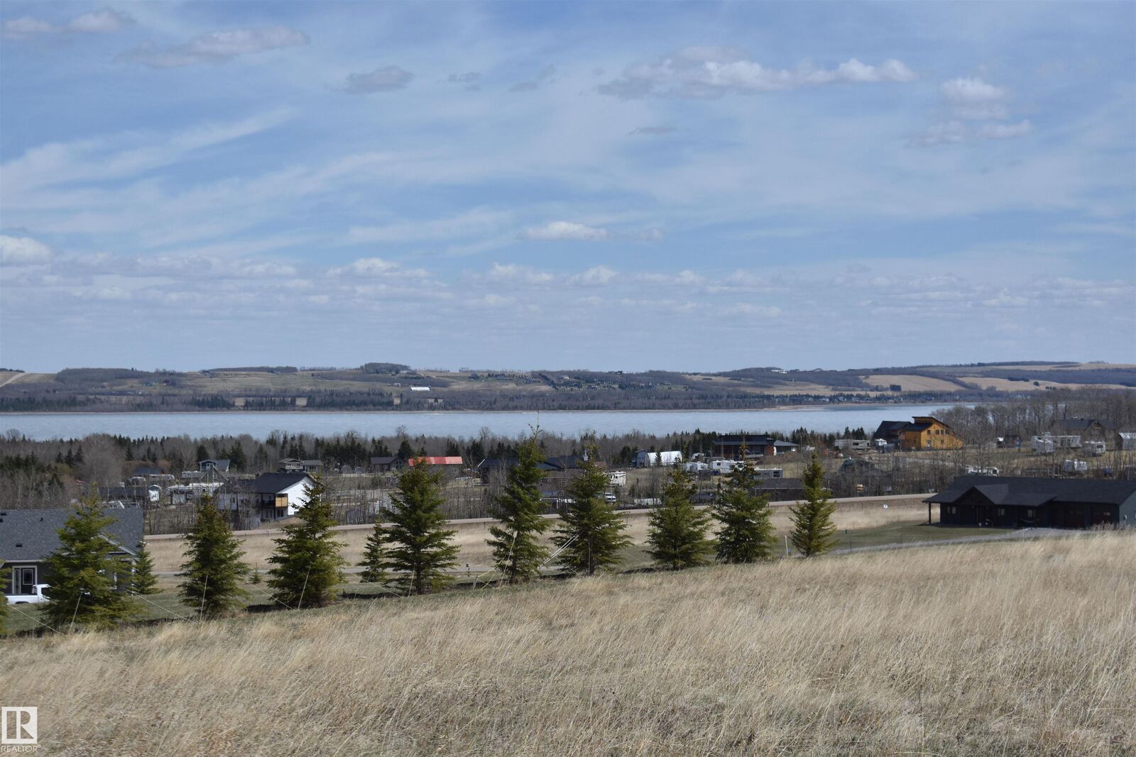 Property Photo:  133 Bruhn Boulevard  AB T0C 2J0 