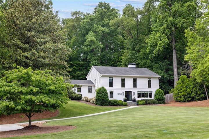 Property Photo:  1100 Kingston Drive  GA 30342 