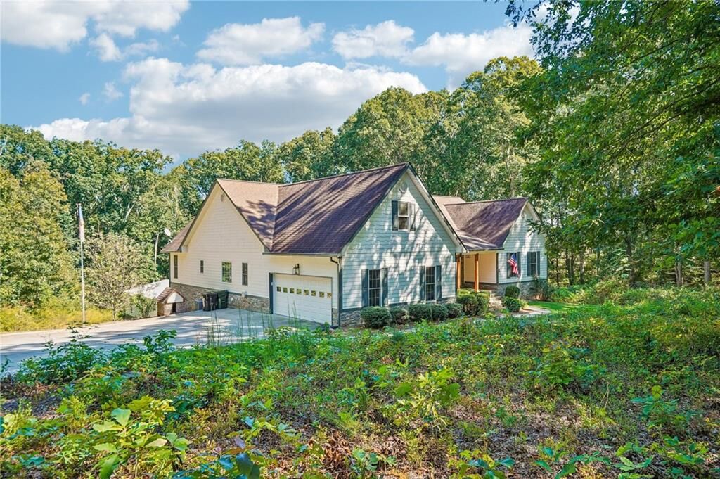 Property Photo: 5925 Cantrell Circle GA 30041