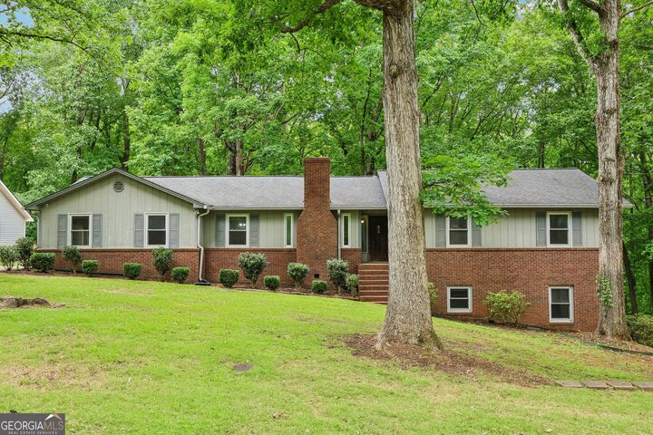 Property Photo: 232 E Miles Road GA 30116