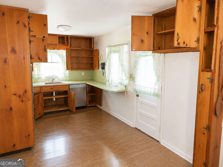 Property Photo:  2180 Highview Road SW  GA 30311 