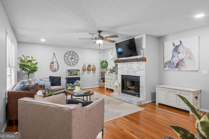 Property Photo:  21 Timberwood Drive, SE  GA 30173 