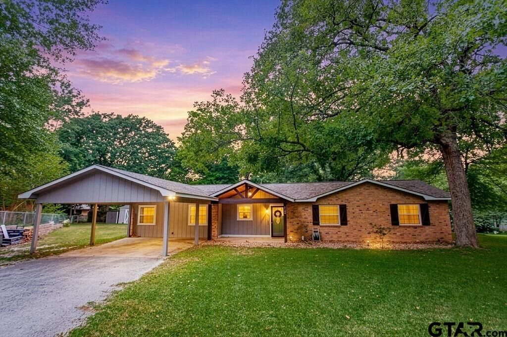 Property Photo:  105 Grass Knoll Dr.  TX 75771 